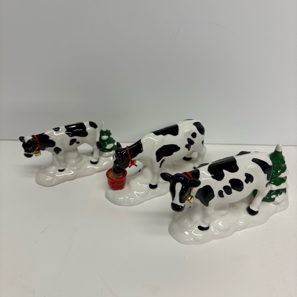 Department 56 Snow Village Herd Of Holiday Heifers Set 3 NWT - Picture 3 of 12